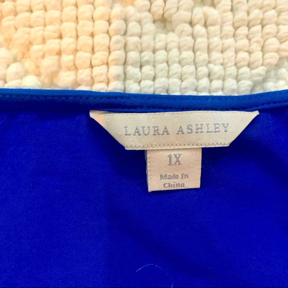 Gorgeous royal blue bedazzled blouse - Picture 5 of 5